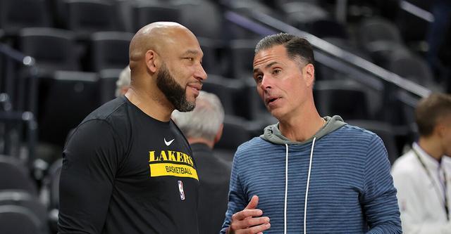 边锋内收完 边锋内收完